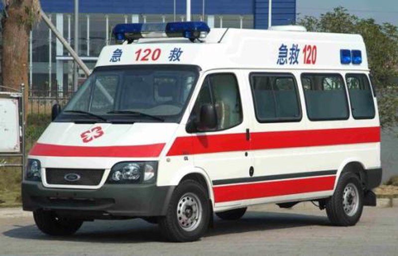 在紧急医疗救护中，救护车出租服务正逐渐成为城市急救体系的重要补充。一、传统救护车与租赁救护车的对比